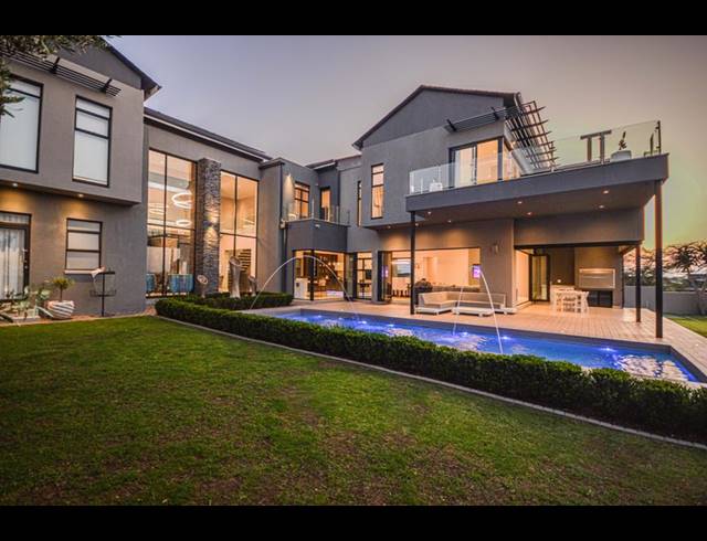 5 BEDROOM HOUSE FOR SALE IN COPPERLEAF ESTATE